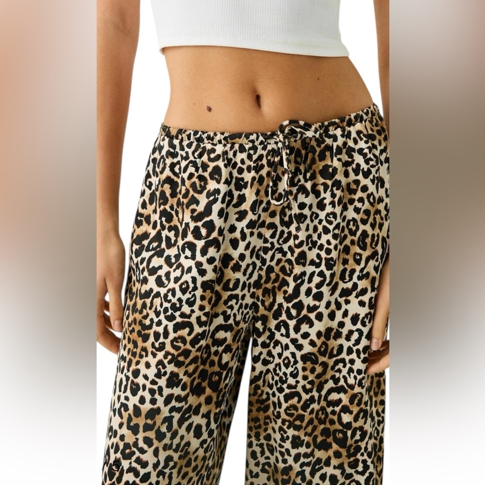 Bershka Women's Leopard Printed Satin Pants,Beige/Black Brown Size Small Nwt — image 3 of 8